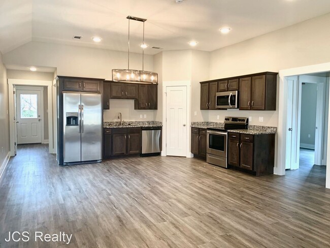 Building Photo - 3 br, 2 bath House - 324 Wolf Den