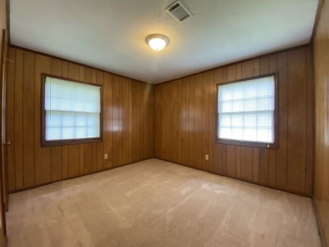 Foto del edificio - Clean 2 bedroom, 1 Bath Cayce Home