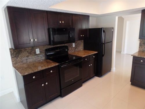 Foto del edificio - 842 SW 68th Ave