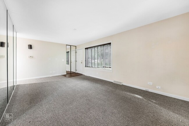 Foto del edificio - Roselle Two Bed Ranch