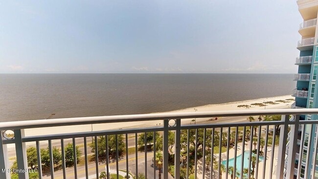 Foto del edificio - 2230 Beach Dr