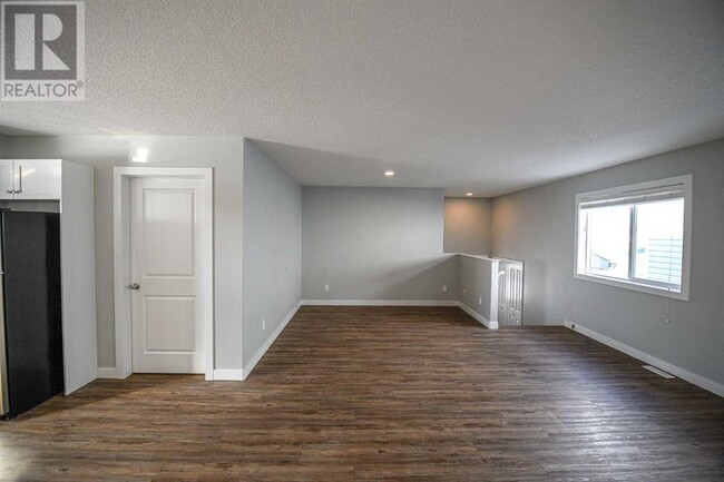Building Photo - 9533 113 Ave