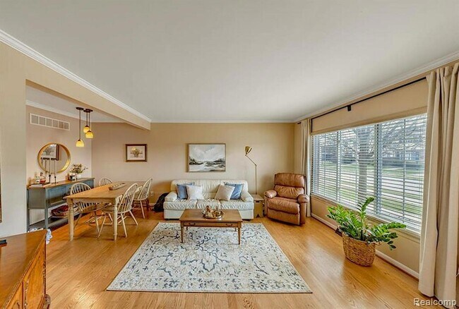 Foto del edificio - 4822 Mansfield Ave
