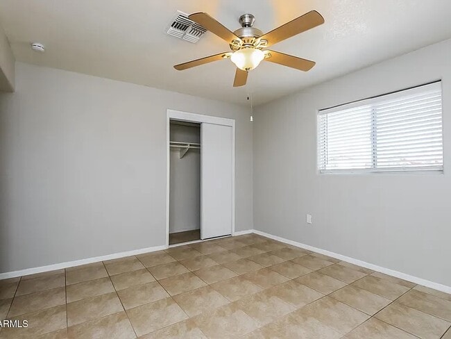 Bedroom - 1323 E Carol Ave