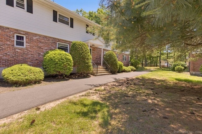 Building Photo - 476 Oak Ave