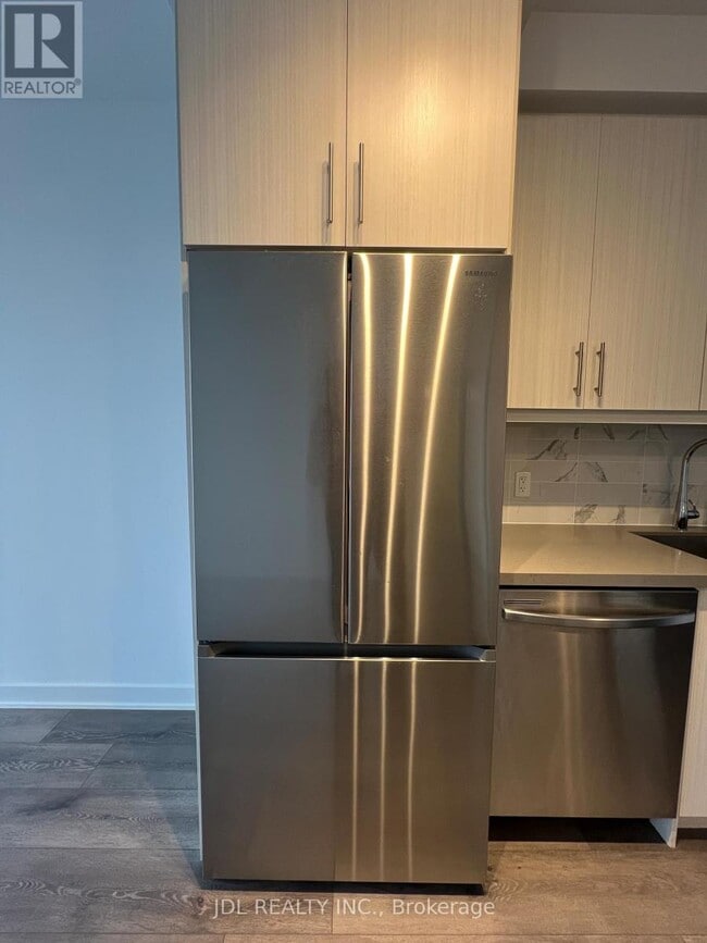 Photo du bâtiment - 95 Oneida Crescent