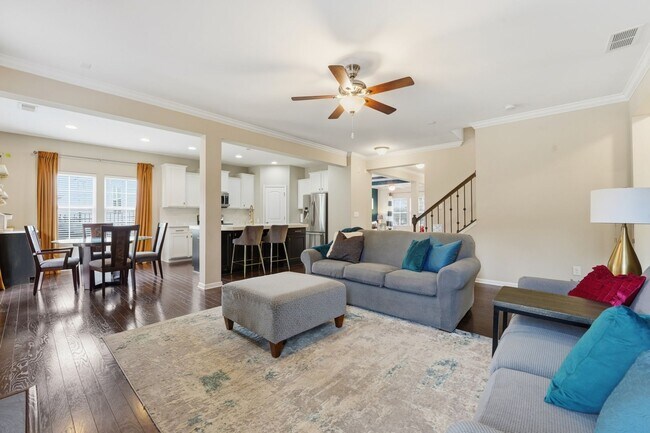 Foto del edificio - 2269 Isaac St