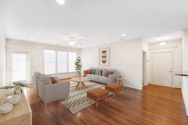 Building Photo - 2 Bedroom Condo in Cary Park!