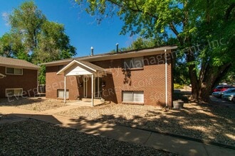 Building Photo - 919 James Ct