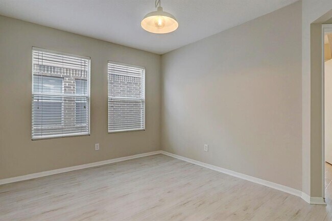 Building Photo - 5714 Basswood Dale Dr