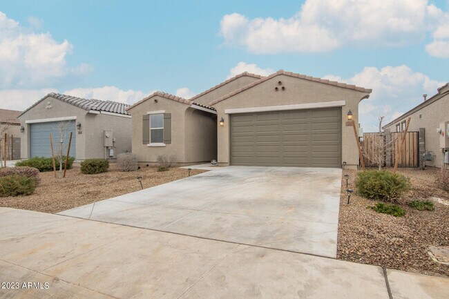 Foto del edificio - 12658 W Northview Ave