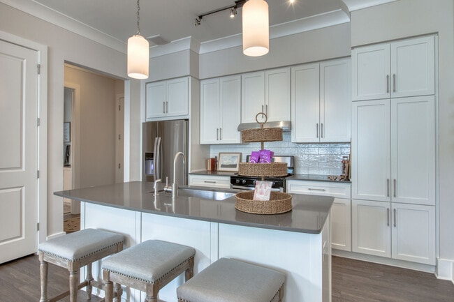 Building Photo - Vickers Roswell