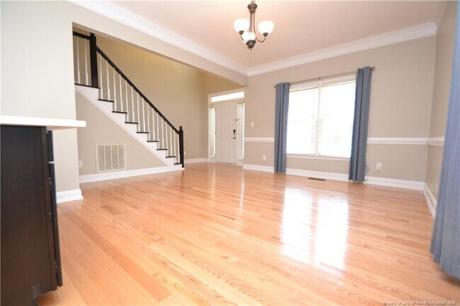 Building Photo - 6524 Englehardt Dr