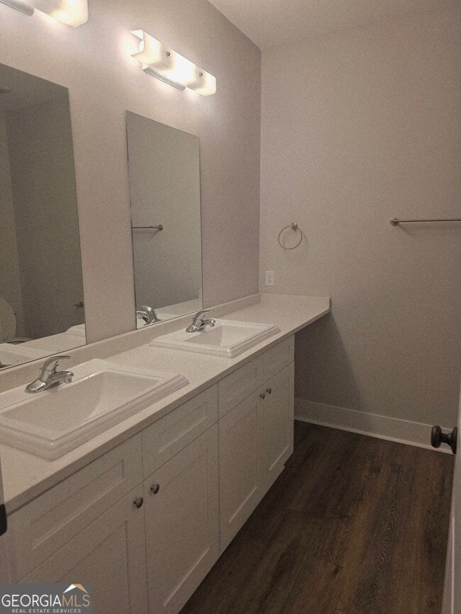 Building Photo - 1007 Autumns Wood Cir E