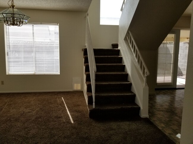 Building Photo - 2743 Clove Bud Dr