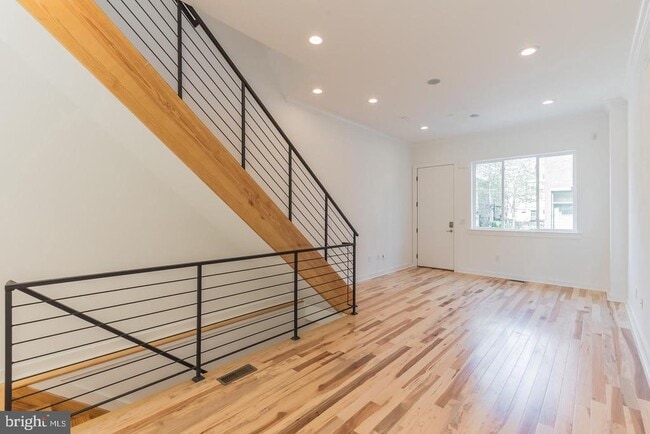 Building Photo - 1335 S Bouvier St