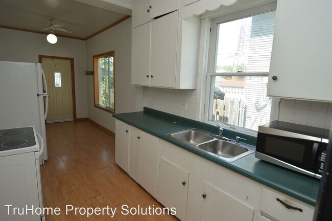 Foto del edificio - 4 br, 3 bath House - 823 N. 3rd St.