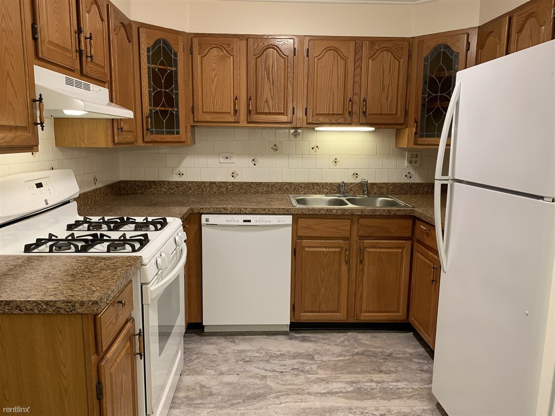 Primary Photo - 1319 Forestdale Ct