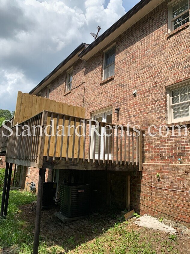 Building Photo - 2872 Spruce Cir