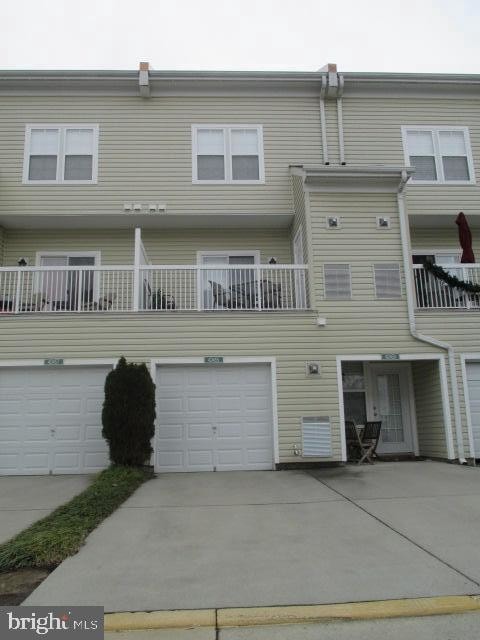 Primary Photo - 42455 Rockrose Square