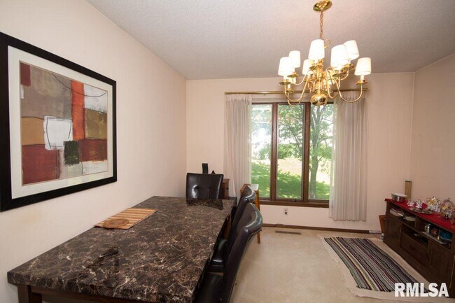 Foto del edificio - 3105 Parkwild Dr