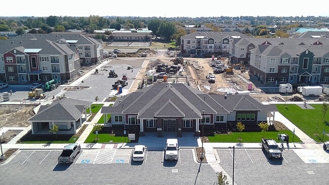 Building Photo - WHITE PINES