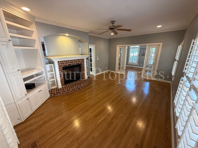 Foto del edificio - 4BR/2BA/2-0.5BA Custom Home in Greenbrier ...
