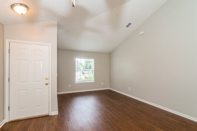 Building Photo - 2929 Piedmont Manor Dr