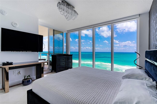 Foto del edificio - 16699 Collins Ave