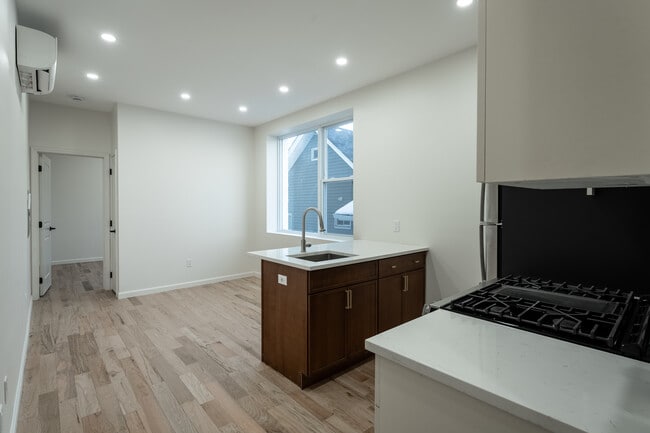 Building Photo - West View Towers