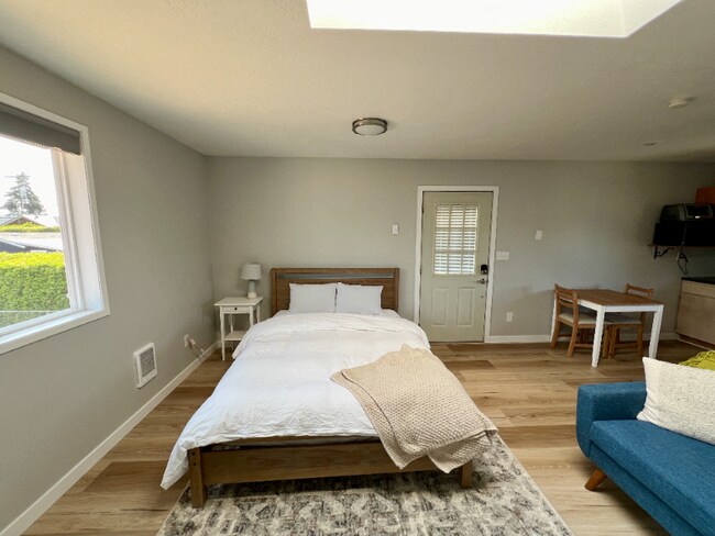 Foto del edificio - 13817 2nd Ave SW