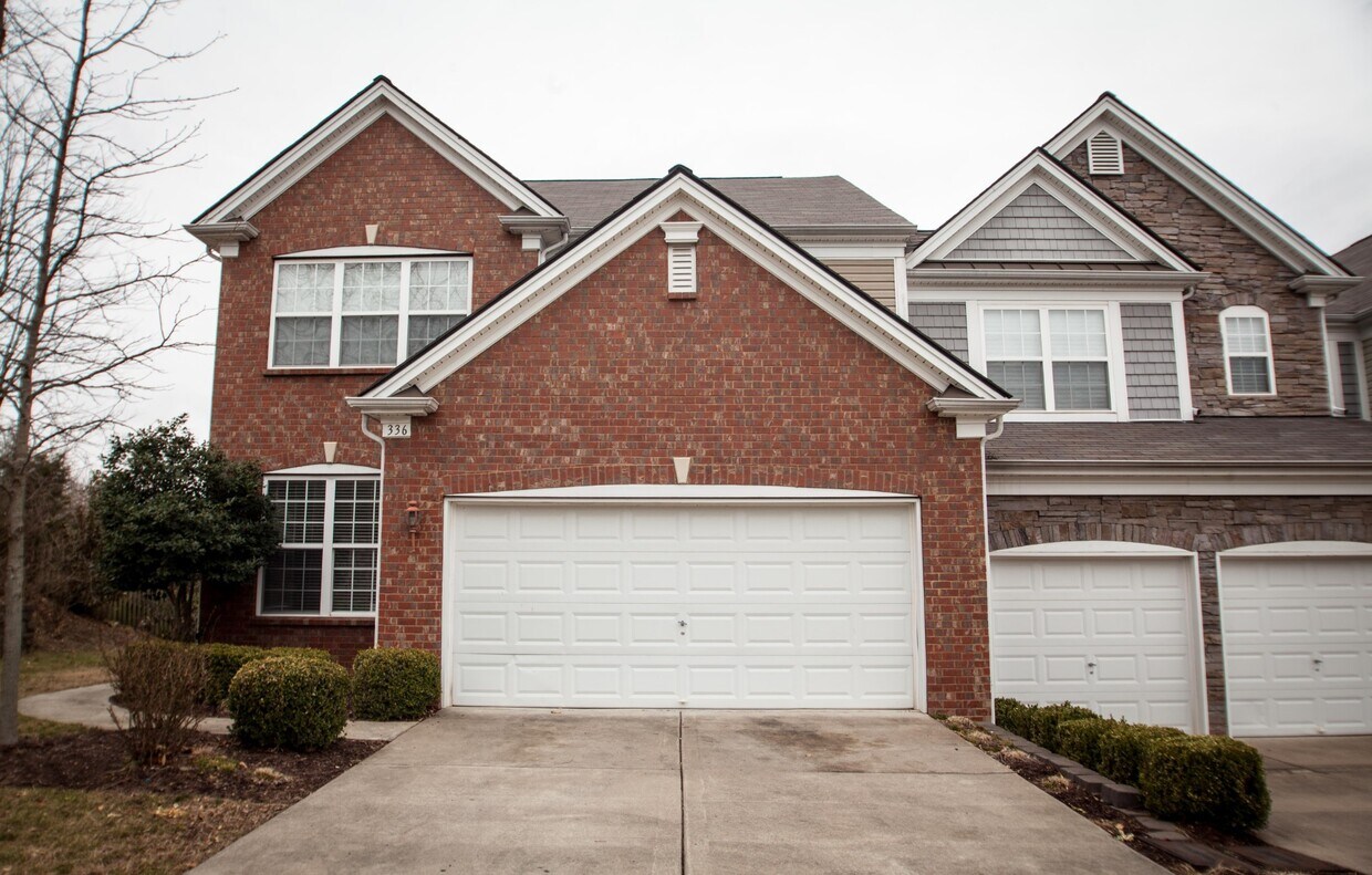 Primary Photo - 336 Shady Creek Ln