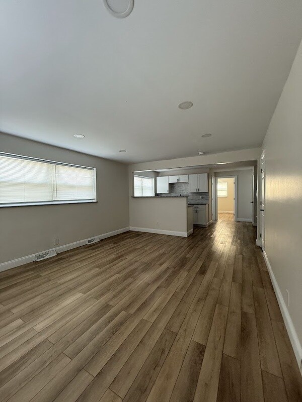 Building Photo - 5653 Bramble Ave