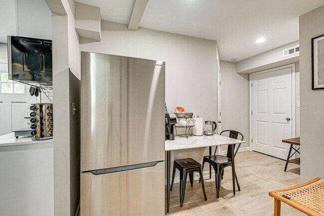 Foto del edificio - 6604 Oak St