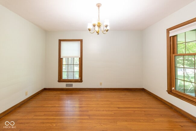 Foto del edificio - 6353 Riverview Dr