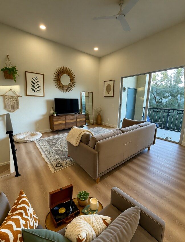 Building Photo - 716 Seagate Dr