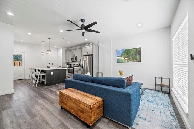 Foto del edificio - 8636 Scott St