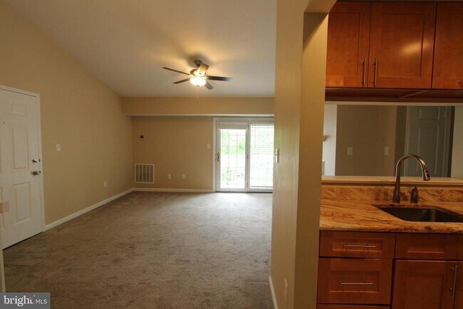 Foto del edificio - 8604 Shadwell Dr