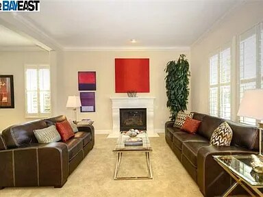 Foto del edificio - 1315 Montrose Pl