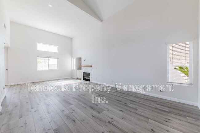 Building Photo - 45333 Corte Progreso