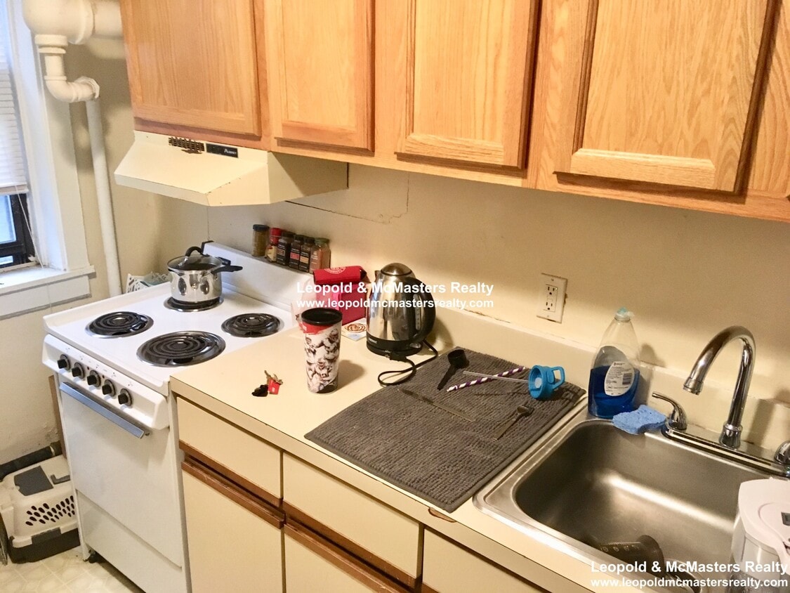 Primary Photo - 70 Peterborough St