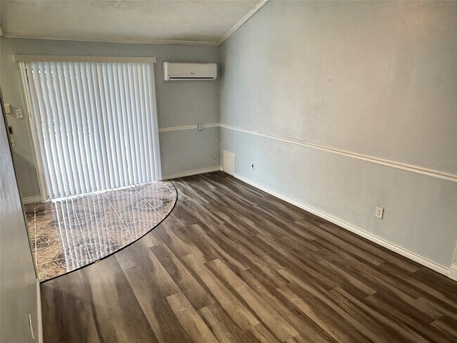 Foto del edificio - 23115 Ludgate Dr