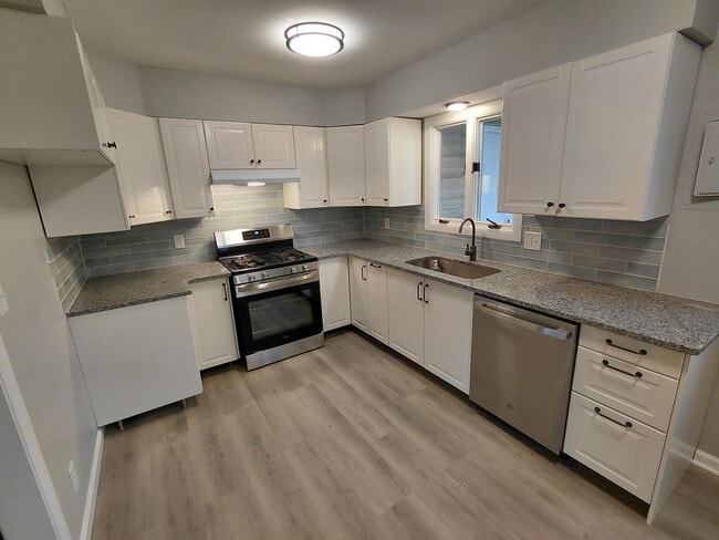 Foto del edificio - 23 Steele Cir