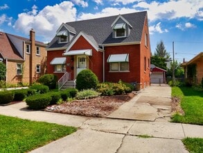 Building Photo - 9337 S Richmond Ave