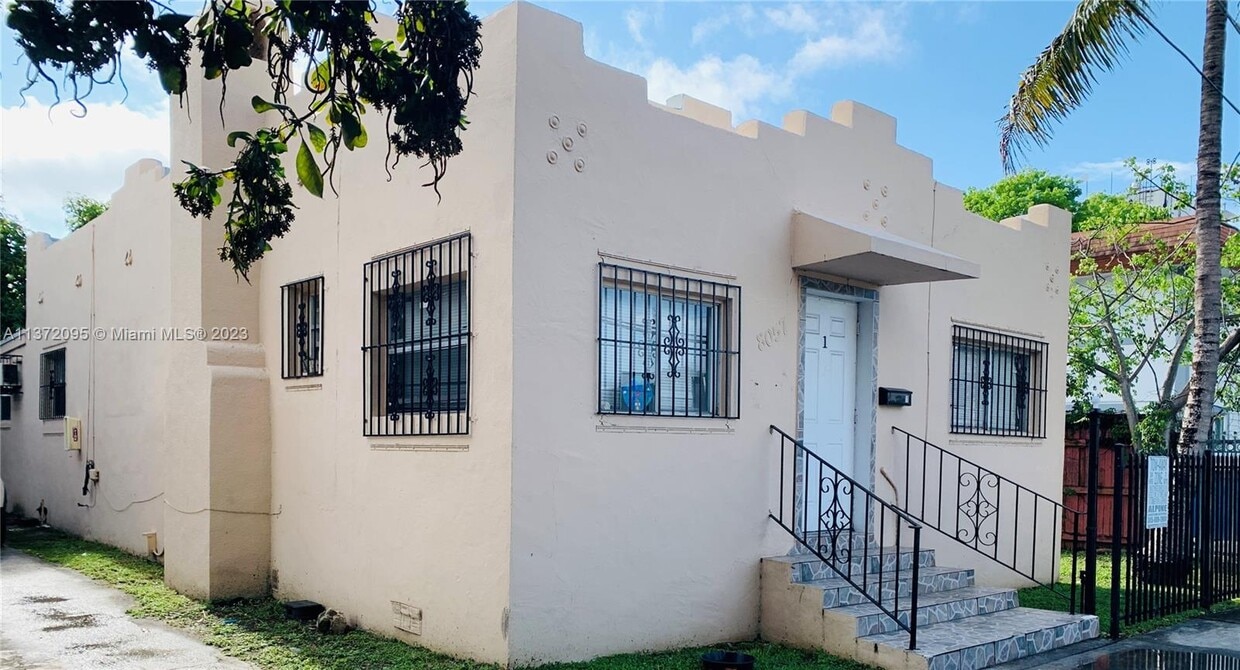 8057 NE 1st Ave Unit rear, Miami, FL 33138 Room for Rent in Miami, FL