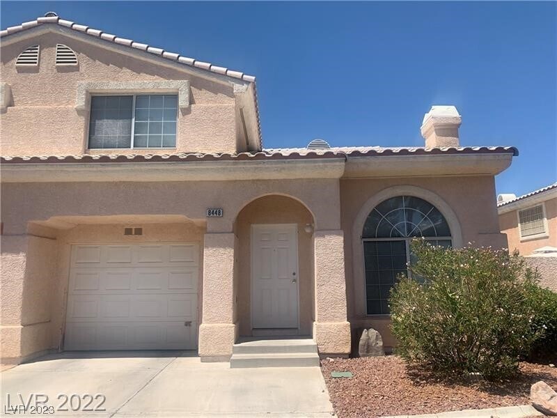 Foto principal - 8448 Majestic View Ave