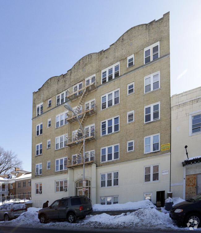 324,339 and 431 Broadway Apartments - 324 Broadway Paterson, NJ ...