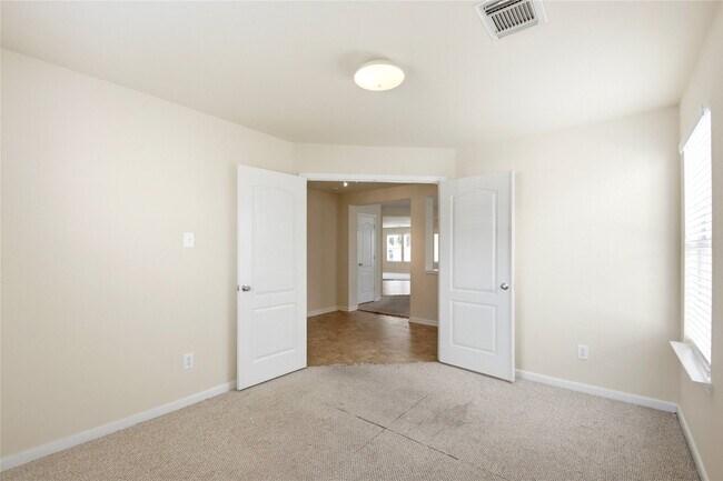 Foto del edificio - 526 Remington Lodge Ct