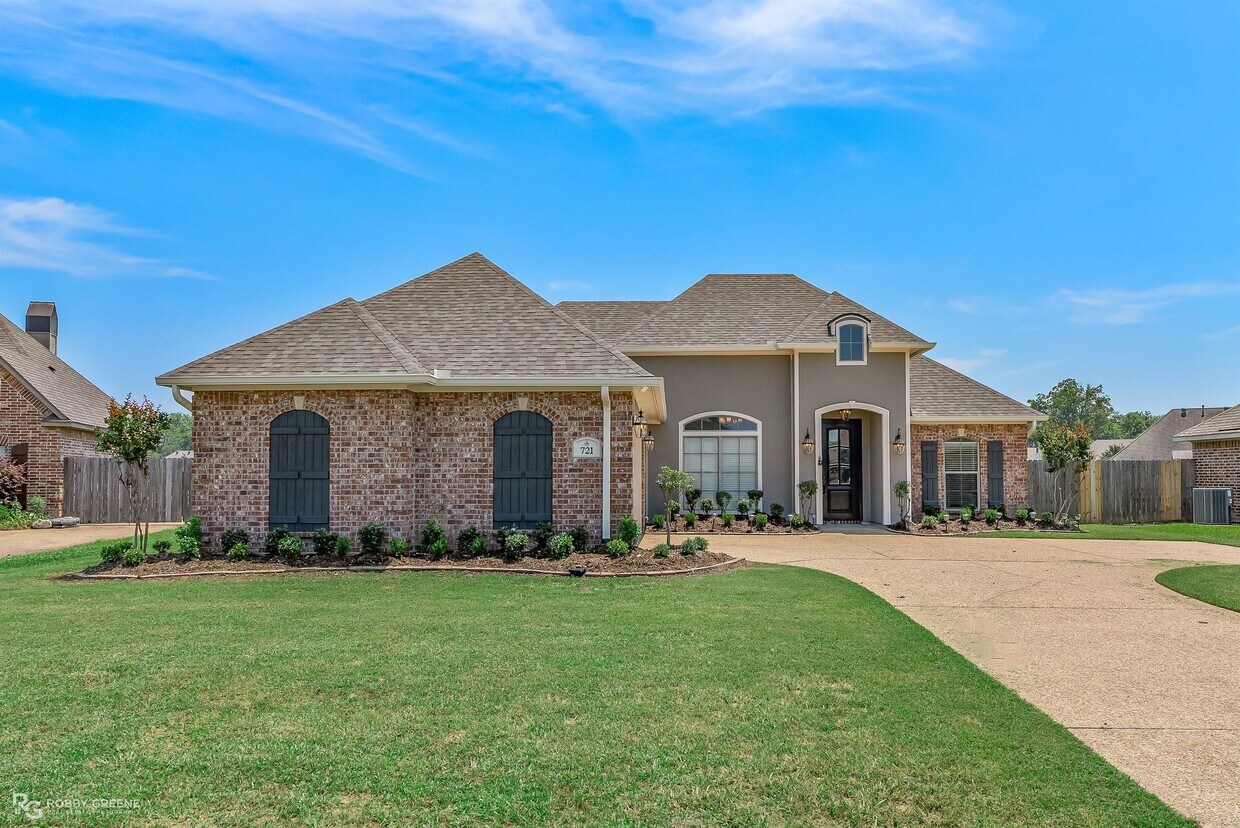 Foto principal - 721 St Martin Ln