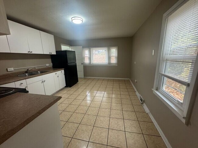 Foto del edificio - 4 Bed/2 Bath Ranch